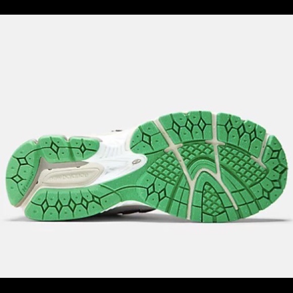 NWT 🔥TECH NEW BALANCE x GANNI RAINBOW🔥🔥 - Picture 5 of 6